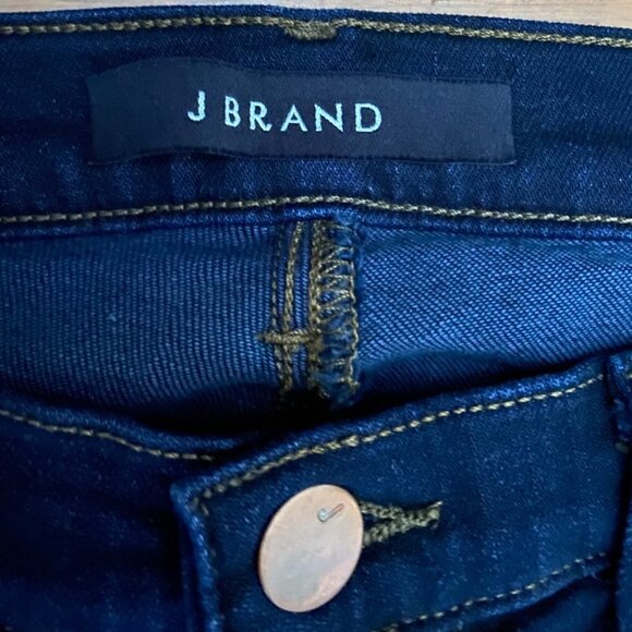 J Brand Betty Mid-Rise Boot-Cut Jean in Embrace 29 - Picture 8 of 10
